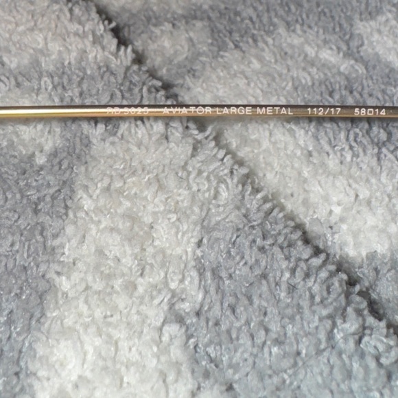 Ray Ban Aviators - Picture 3 of 3